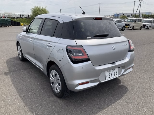 SUZUKI SWIFT