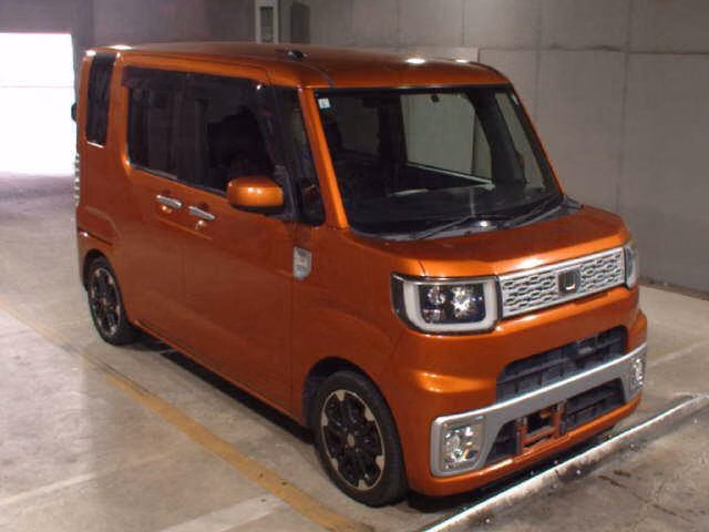 DAIHATSU WAKE