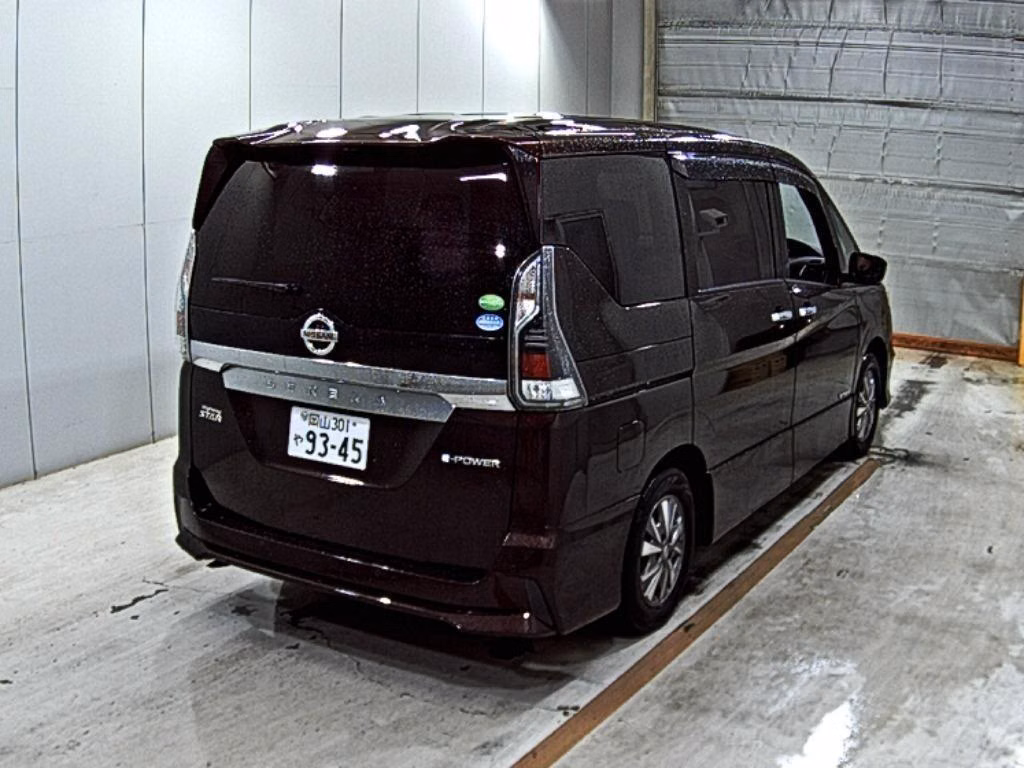NISSAN SERENA