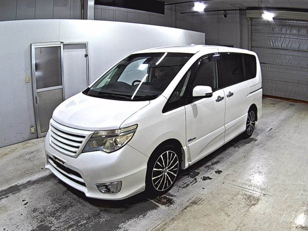 NISSAN SERENA