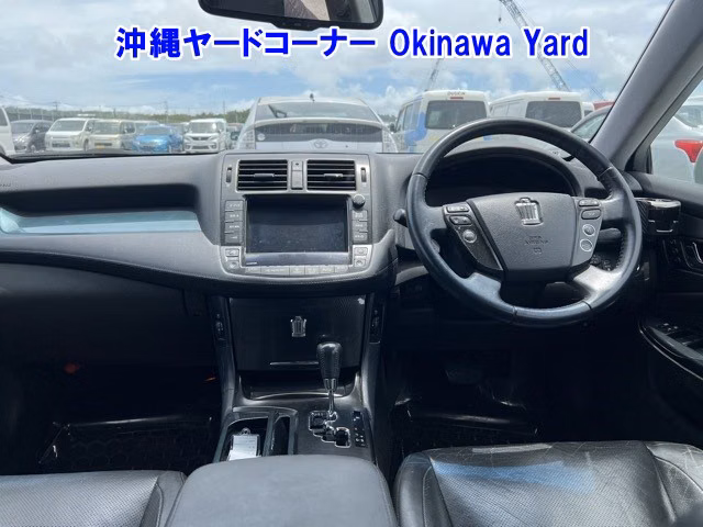 TOYOTA CROWN