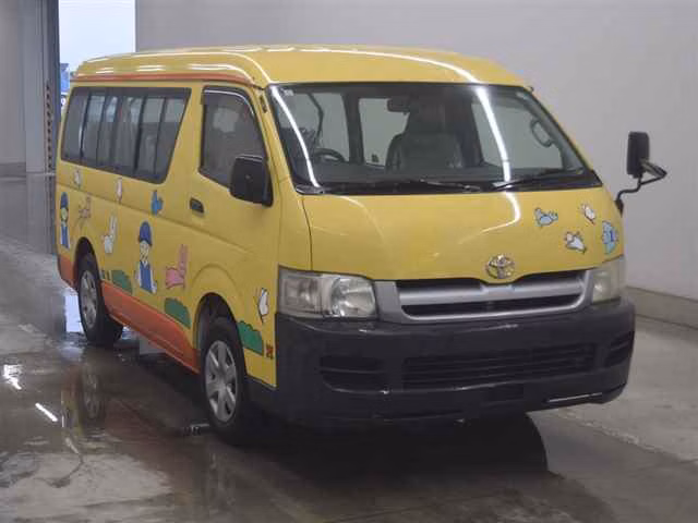 TOYOTA HIACE