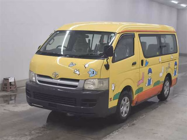 TOYOTA HIACE