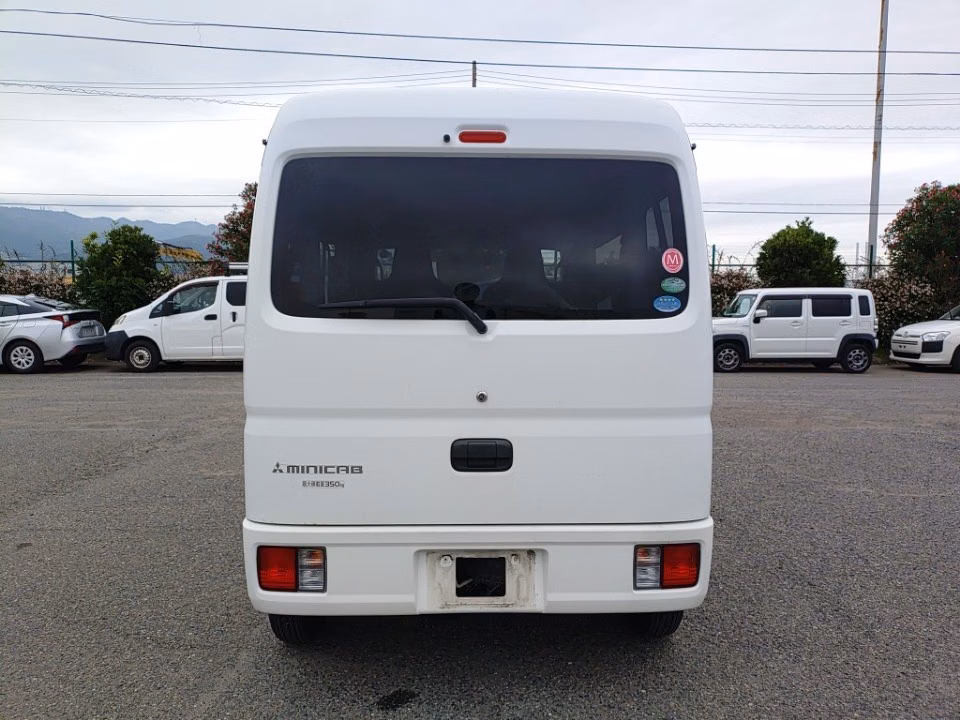 MITSUBISHI MINICAB