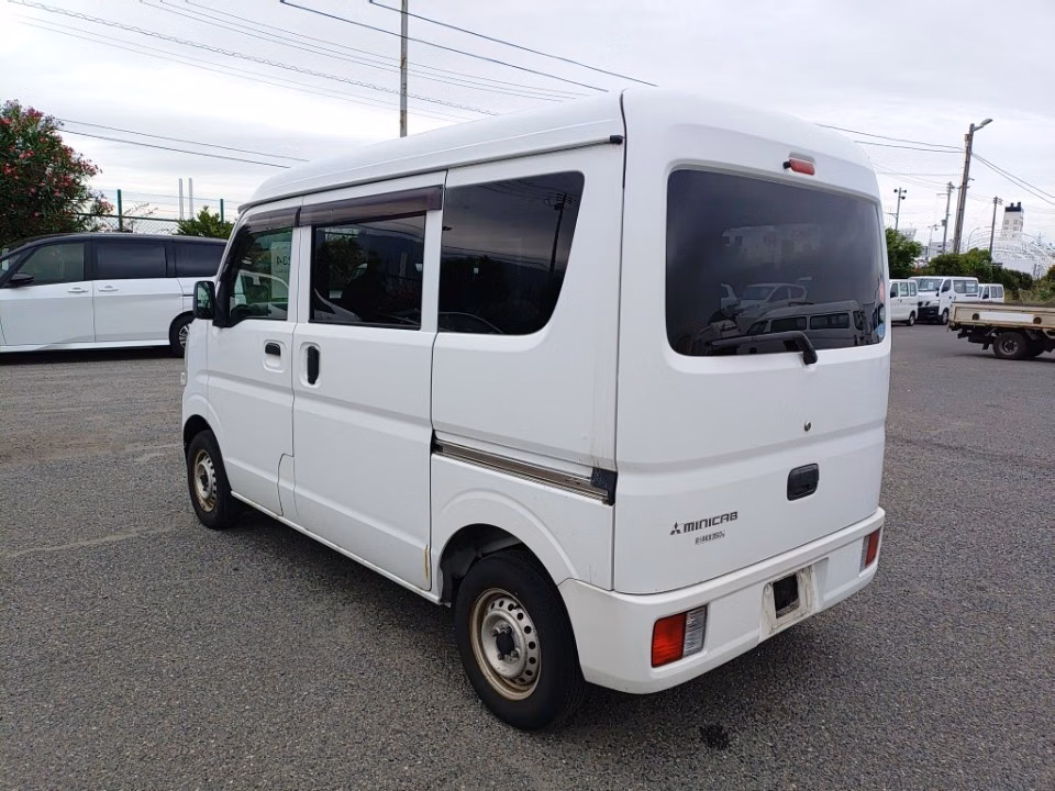 MITSUBISHI MINICAB