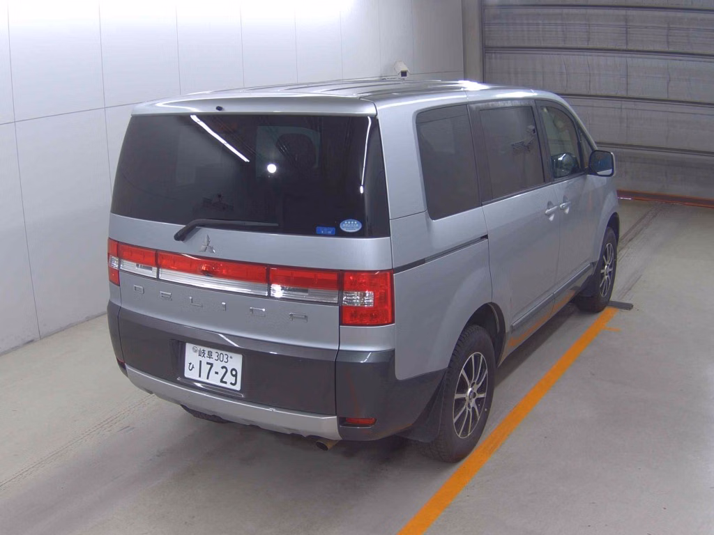 MITSUBISHI DELICA D:5