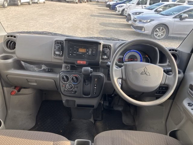 MITSUBISHI MINICAB