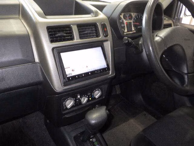 MITSUBISHI PAJERO MINI