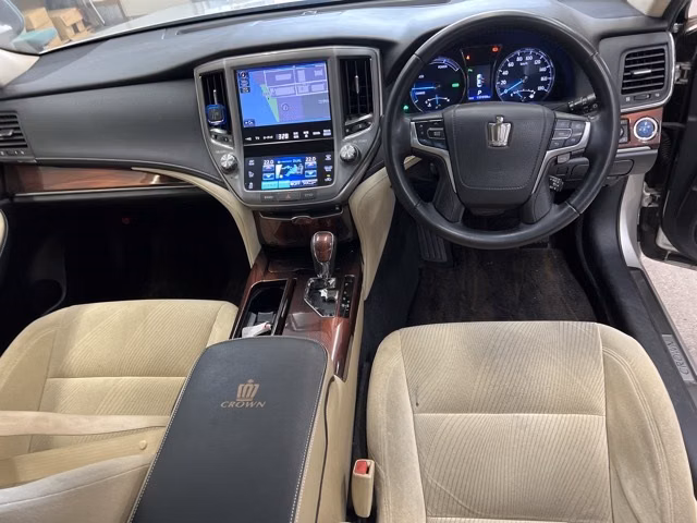 TOYOTA CROWN