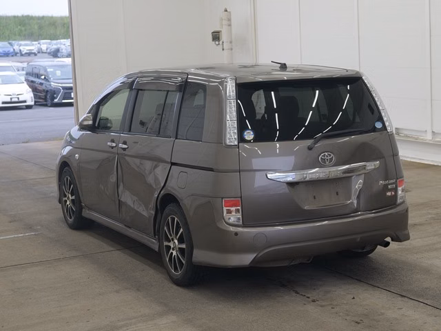 TOYOTA ISIS