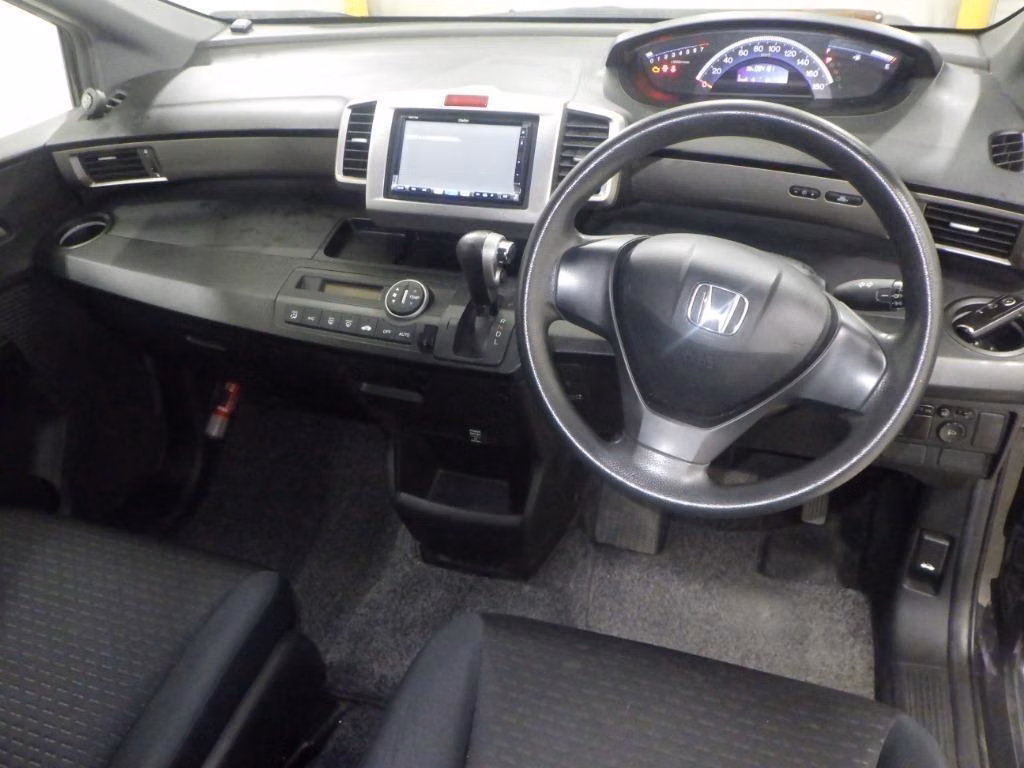HONDA FREED SPIKE