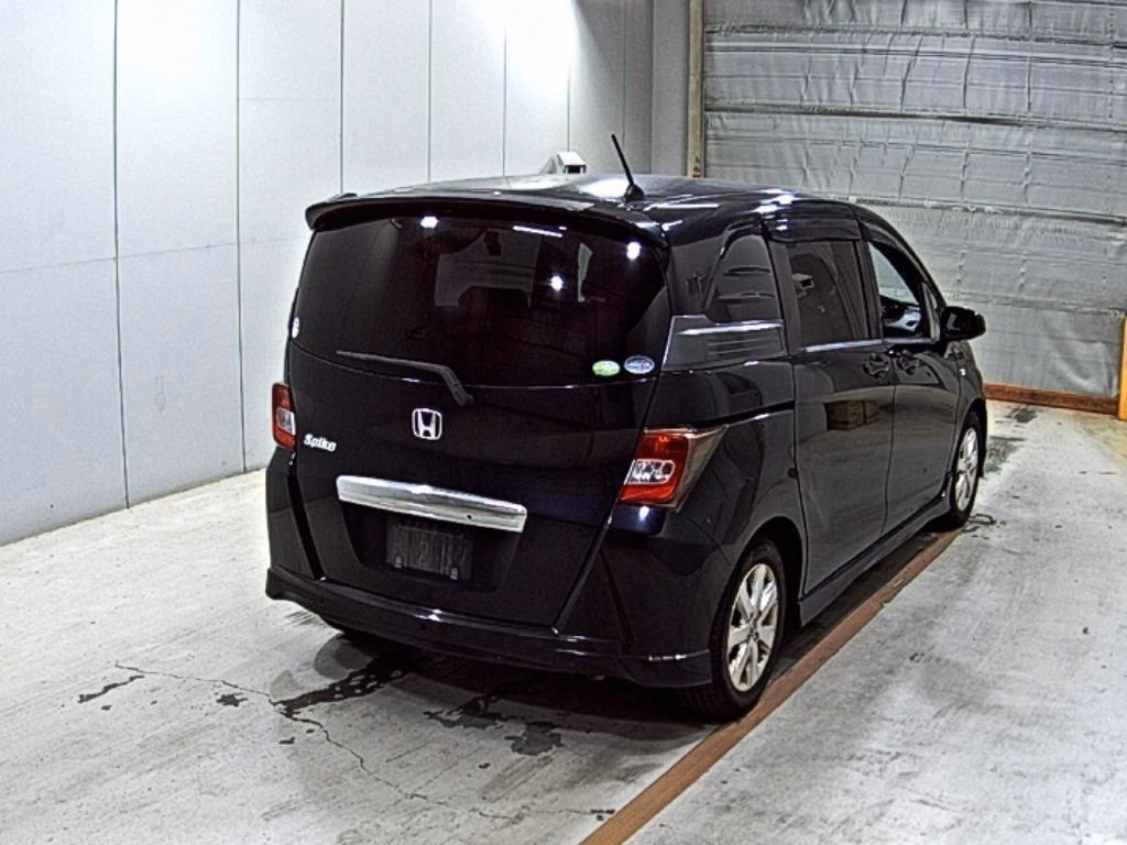 HONDA FREED SPIKE
