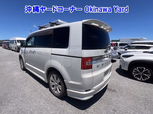 MITSUBISHI DELICA D:5
