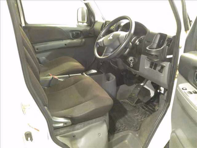MITSUBISHI TOWN BOX