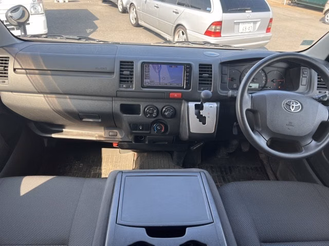 TOYOTA REGIUS ACE