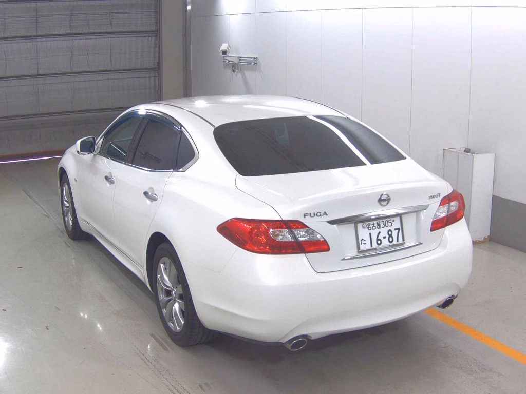 NISSAN FUGA