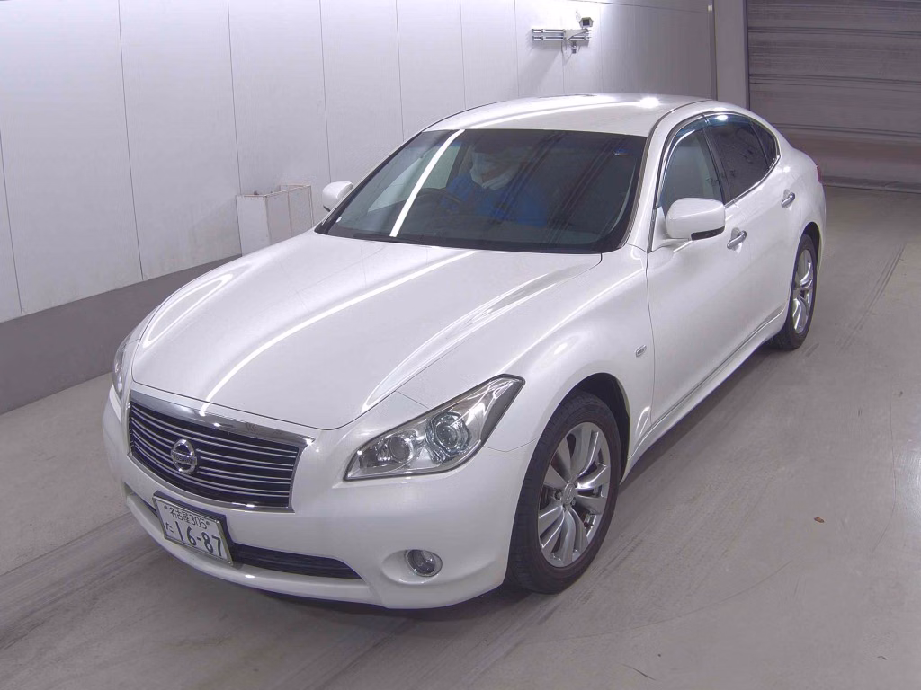 NISSAN FUGA