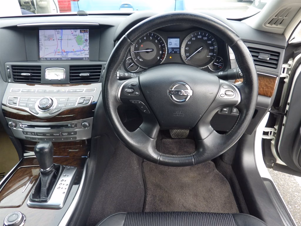 NISSAN FUGA