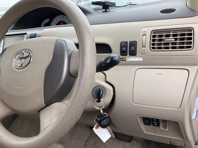 TOYOTA RAUM