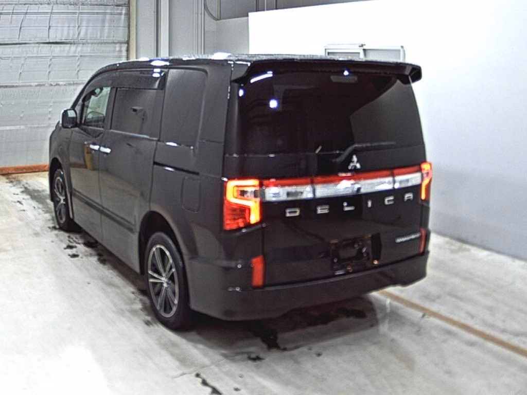 MITSUBISHI DELICA D:5
