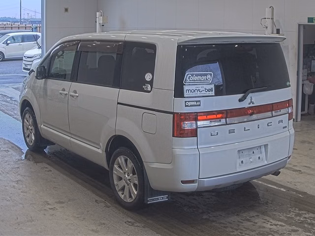 MITSUBISHI DELICA D:5