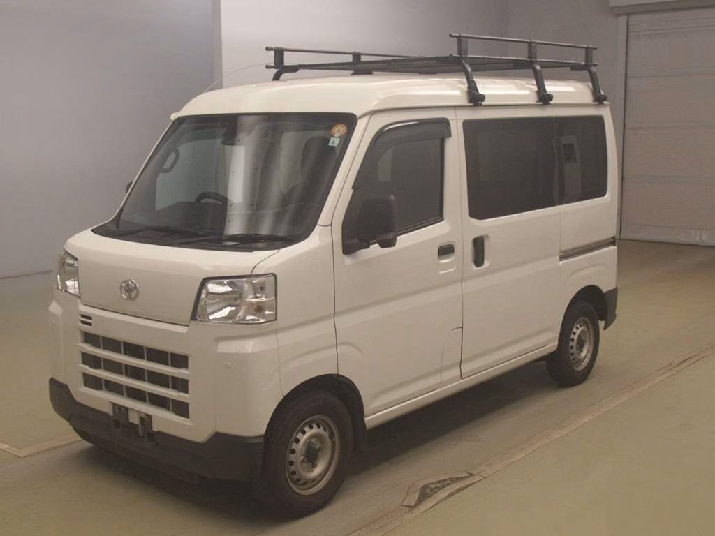 TOYOTA PIXIS VAN