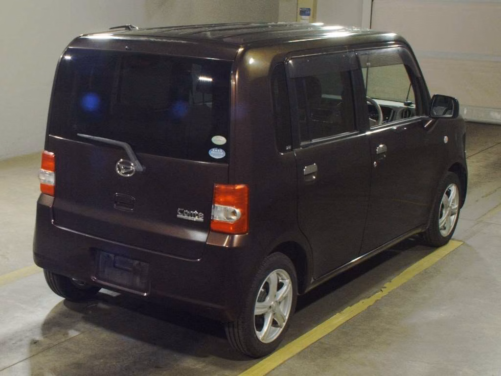 DAIHATSU MOVE CONTE