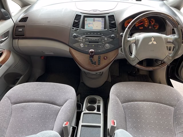 MITSUBISHI GRANDIS