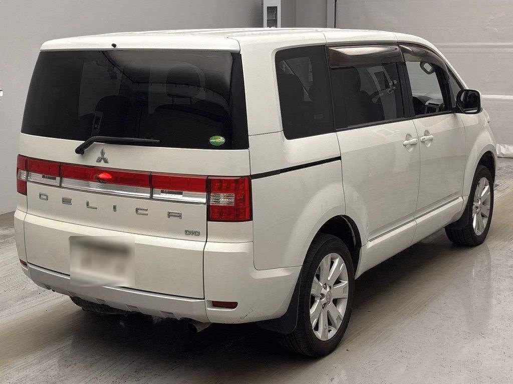 MITSUBISHI DELICA D:5