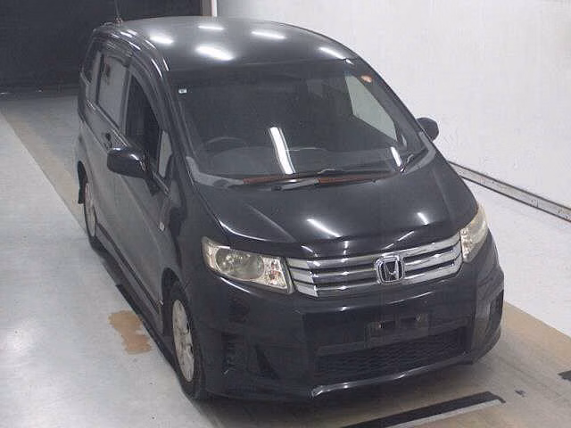 HONDA FREED SPIKE