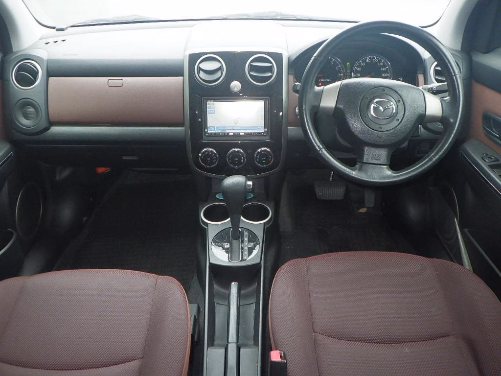 MAZDA VERISA