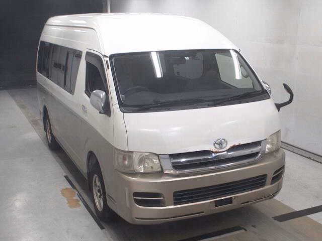TOYOTA HIACE