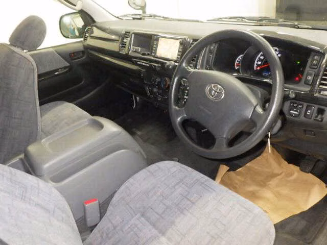 TOYOTA HIACE