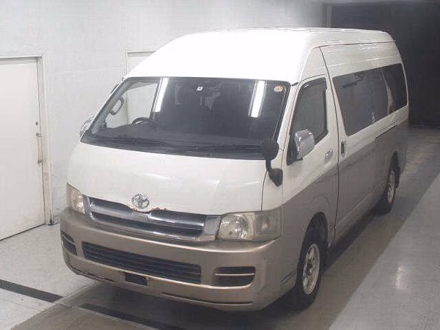 TOYOTA HIACE