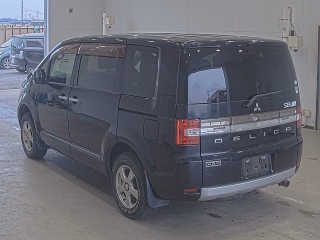 MITSUBISHI DELICA D:5