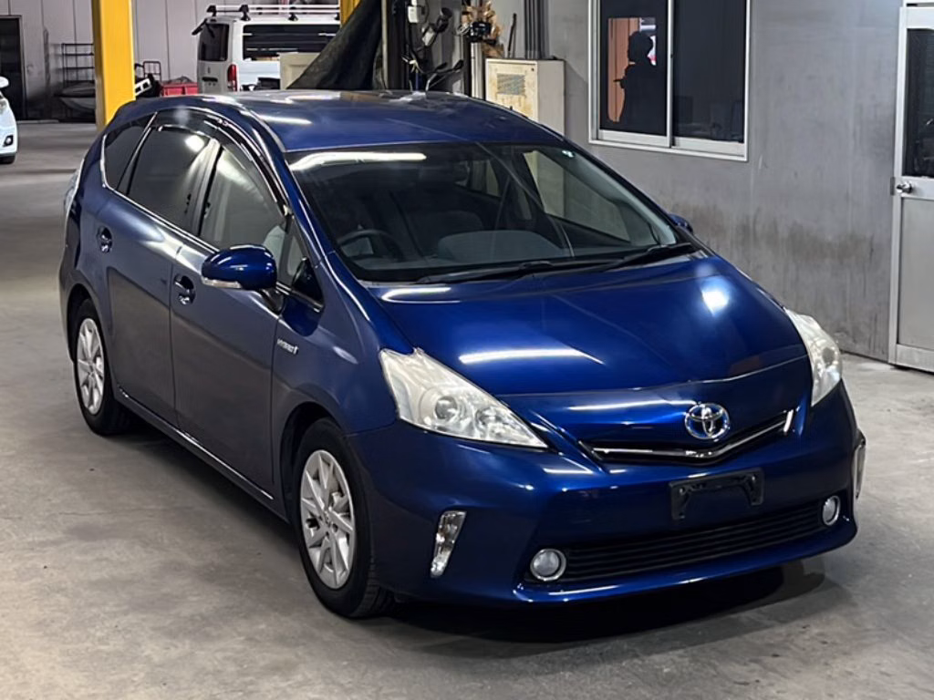 TOYOTA PRIUS ALPHA