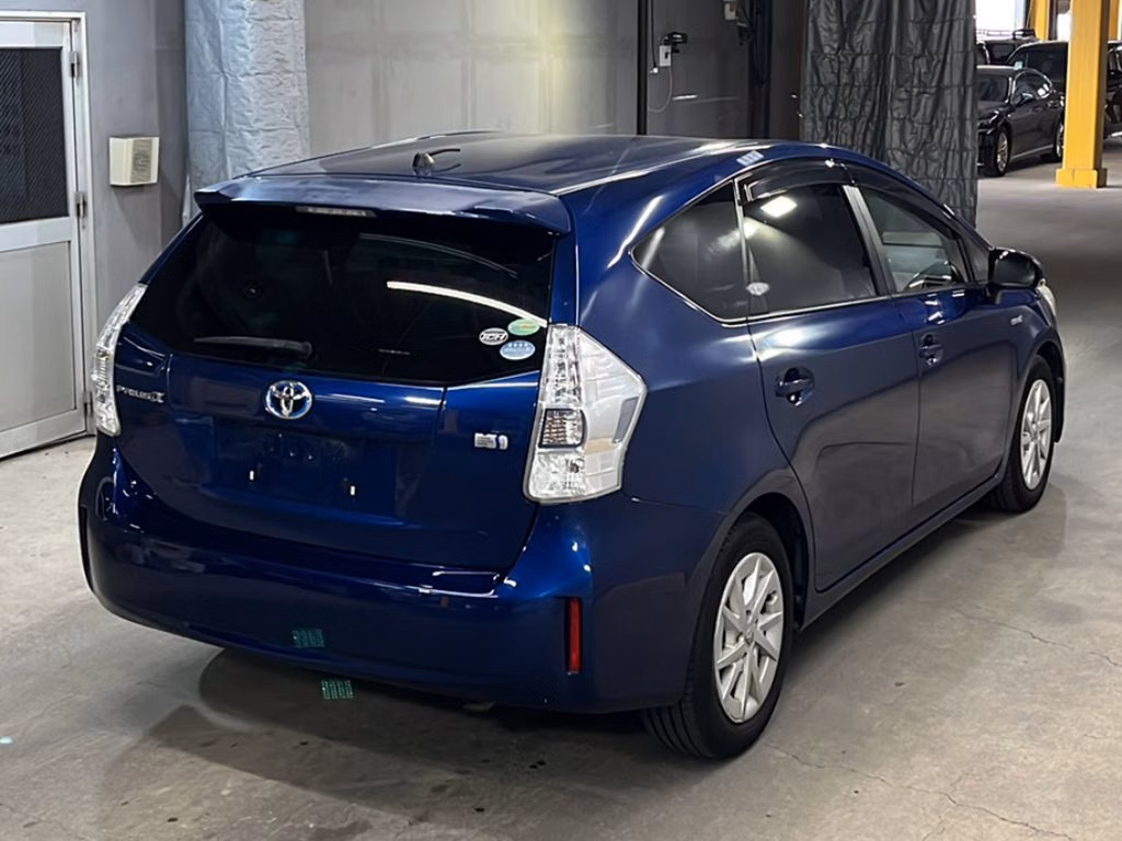 TOYOTA PRIUS ALPHA