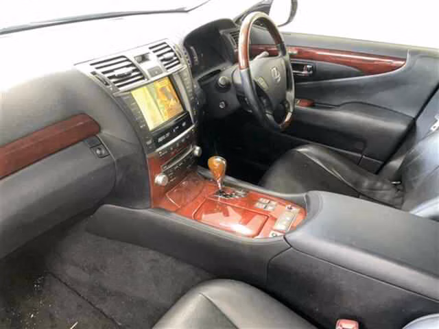 LEXUS LS600H