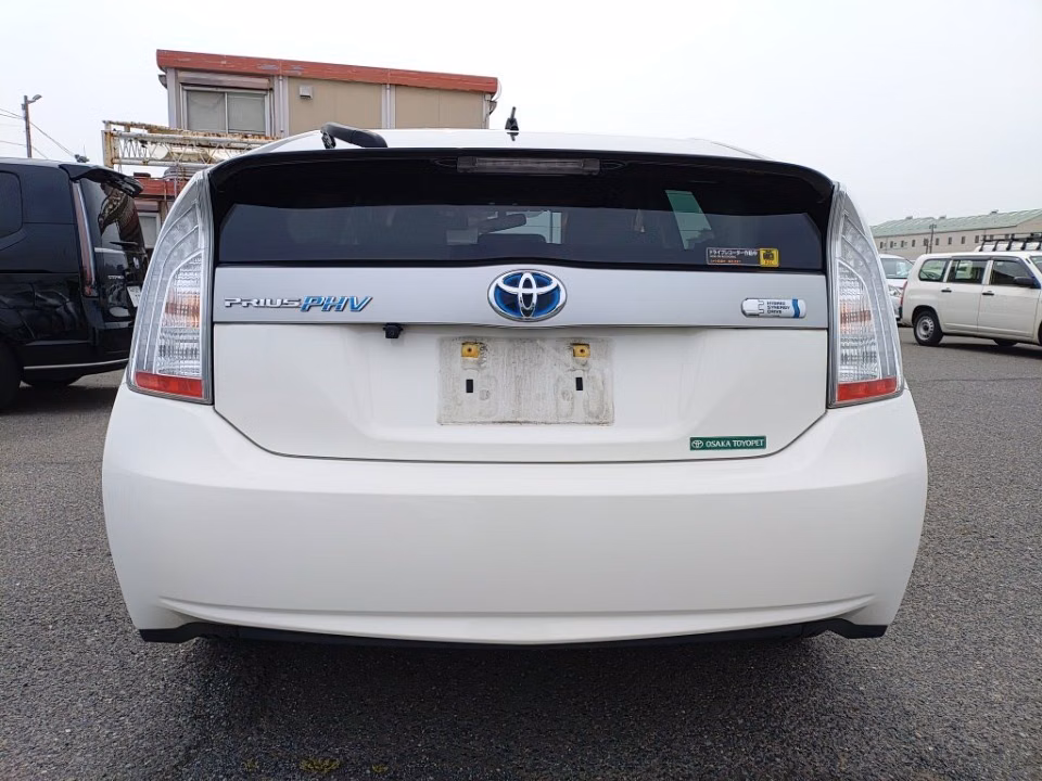TOYOTA PRIUS PHV
