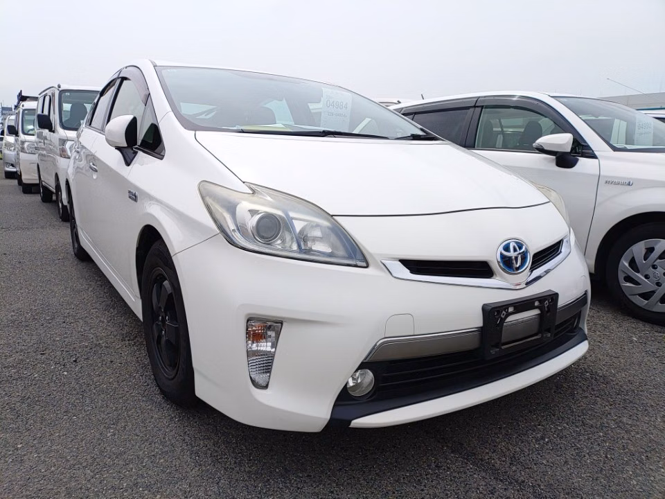 TOYOTA PRIUS PHV