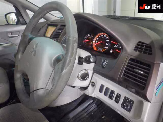 MITSUBISHI GRANDIS