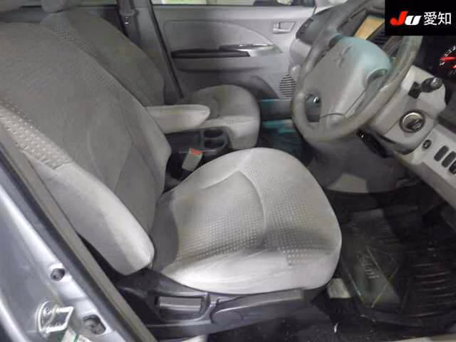 MITSUBISHI GRANDIS