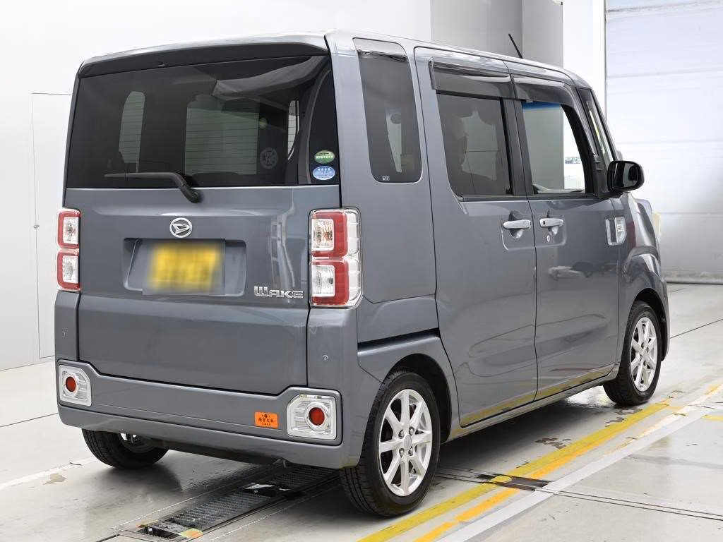 DAIHATSU WAKE