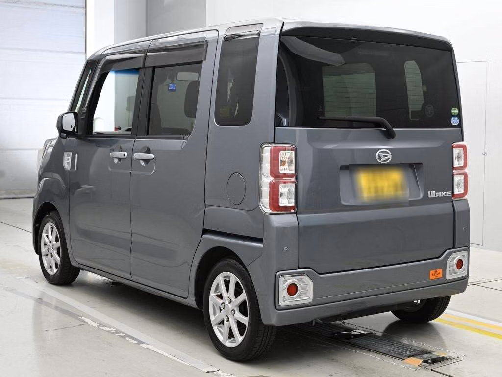 DAIHATSU WAKE
