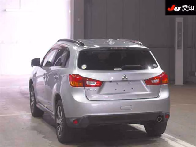 MITSUBISHI RVR