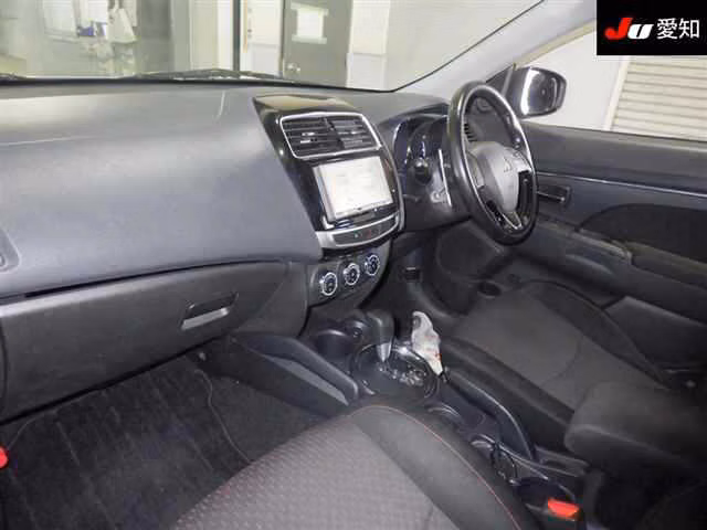 MITSUBISHI RVR