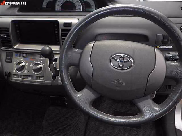 TOYOTA RAUM