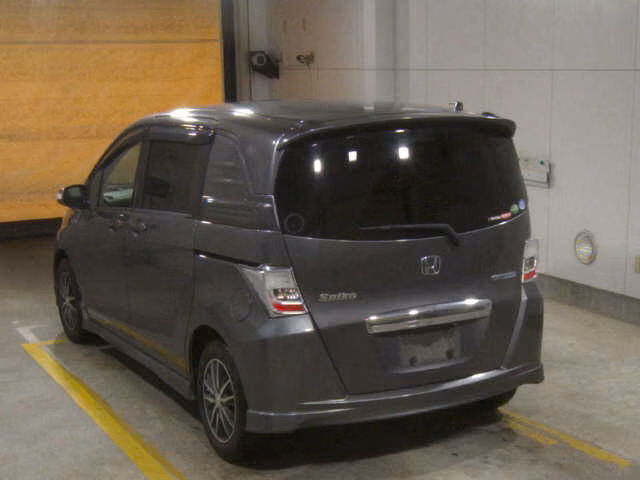 HONDA FREED SPIKE