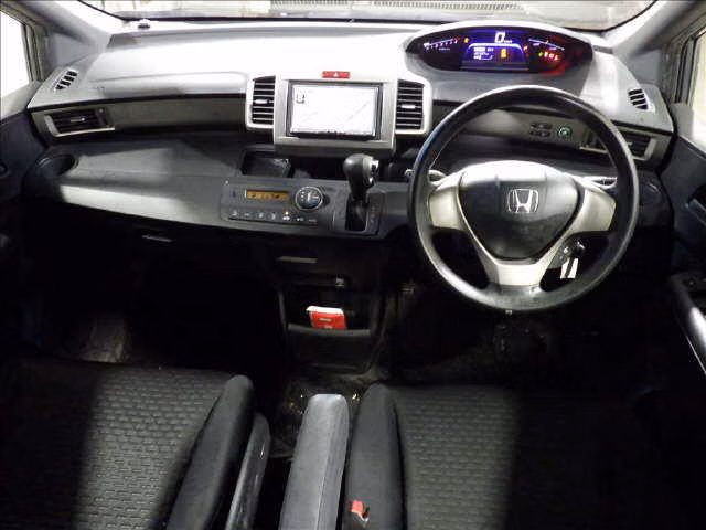 HONDA FREED SPIKE