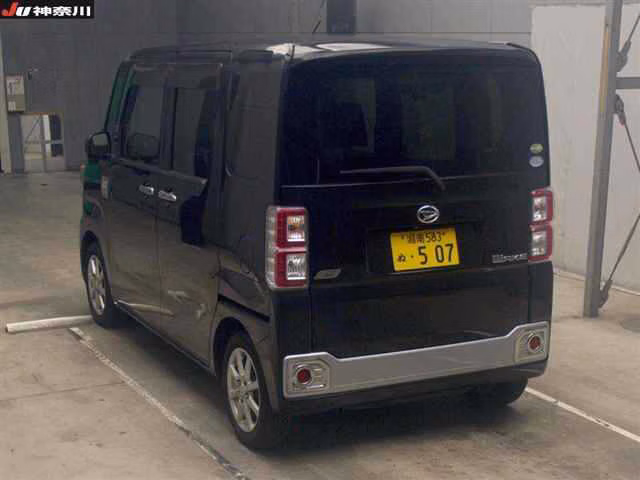 DAIHATSU WAKE